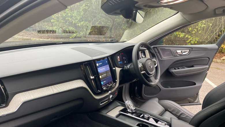 Volvo Xc60 2.0 B5P Inscription Pro 5dr AWD Geartronic Petrol Estate